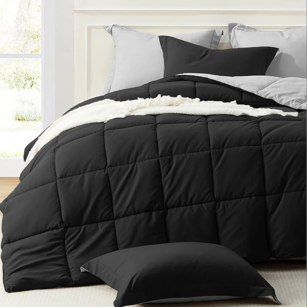 Juego de edredón tamaño king negro, juego de cama tamaño king con edredón ligero, reversible, de plumón alternativo, suave para todas las estaciones, juego de 3 piezas con 2 fundas, negro/gris claro